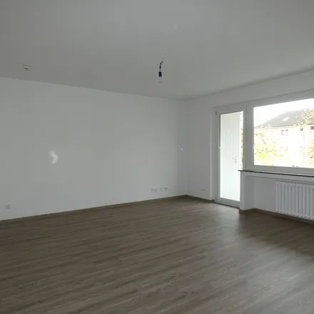 Rent this 3 bed apartment on Kaiserswerther Straße 103 in 47249 Duisburg, Germany
