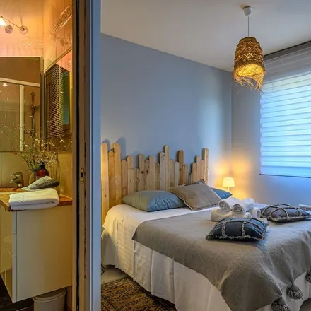 Rent this 2 bed house on Sarzeau in Rue de la Poste, 56370 Sarzeau