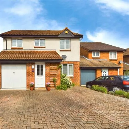 Buy this 4 bed house on Kernham Drive in Purley on Thames, RG31 6GB