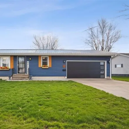 Buy this 3 bed house on 139 Maple Dr in Mediapolis, Iowa