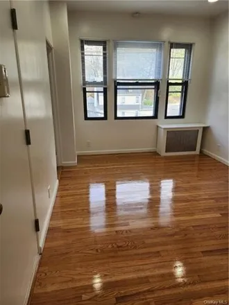 Rent this 3 bed apartment on 508 McLean Avenue in Lincoln, City of Yonkers