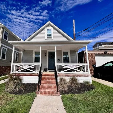 Rent this 4 bed house on CVS Pharmacy in North Washington Avenue, Margate City