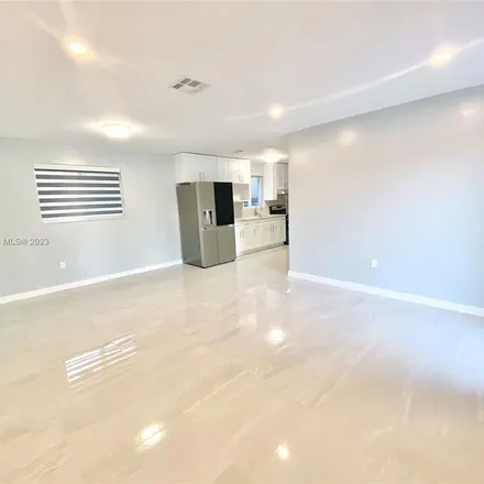 Image 7 - 3621 Southwest 24th Street, The Pines, Miami, FL 33145, USA - Apartment for rent