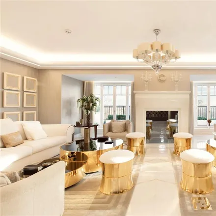 Rent this 4 bed apartment on 3a Palace Green in London, W8 4TR