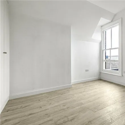 Image 7 - 549 Garratt Lane, London, SW18 4SR, United Kingdom - Apartment for rent