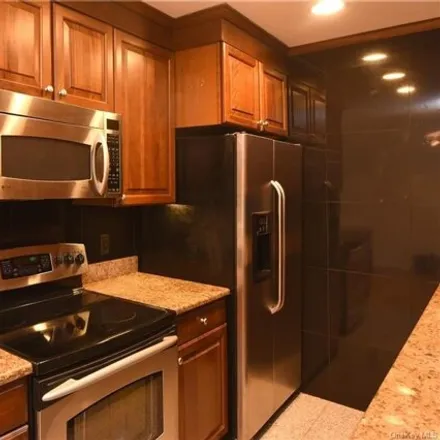 Rent this studio apartment on 250 West Street in Village/Mount Kisco, NY 10549