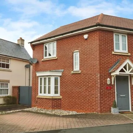 Buy this 3 bed house on Lannesbury Crescent in St. Neots, PE19 6AF