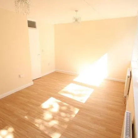 Image 3 - unnamed road, London, N4 3PD, United Kingdom - Apartment for rent