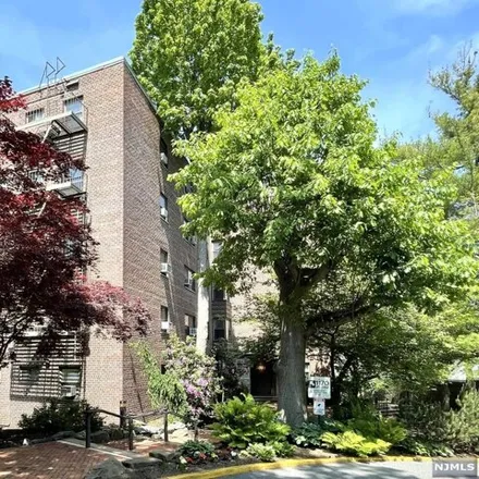 Buy this studio apartment on Ridge Way in Linwood, Fort Lee