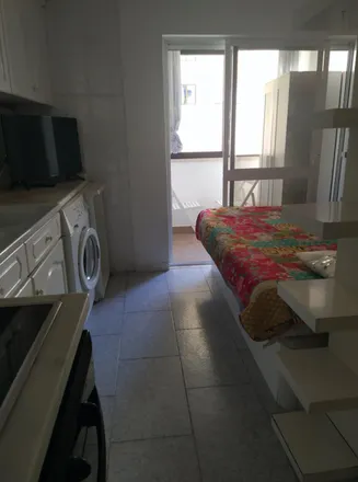 Image 6 - Minipreço, Praceta do Comércio, 2610-159 Amadora, Portugal - Apartment for rent