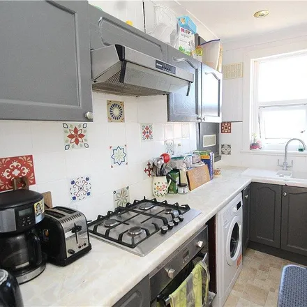 Image 2 - Hythe Road, London, CR7 8QP, United Kingdom - Apartment for rent