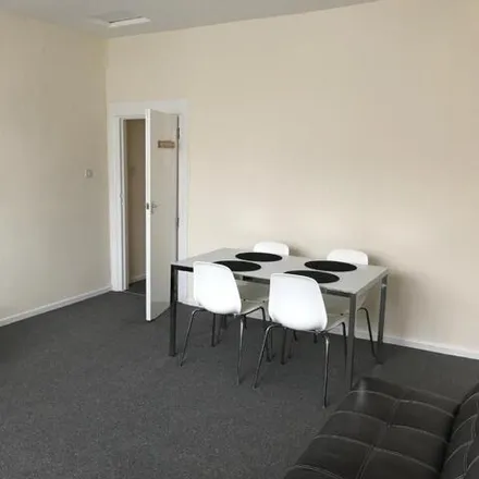 Image 7 - Charcoal Grill, 121 Albert Road, Portsmouth, PO5 2SQ, United Kingdom - Apartment for rent