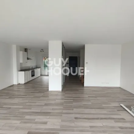 Rent this 6 bed apartment on 29 Rue de la Forêt in 78750 Mareil-Marly, France