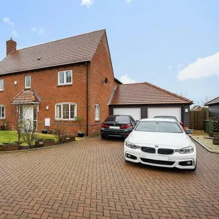 Buy this 4 bed house on Portway Close in Reading Road, East Hendred