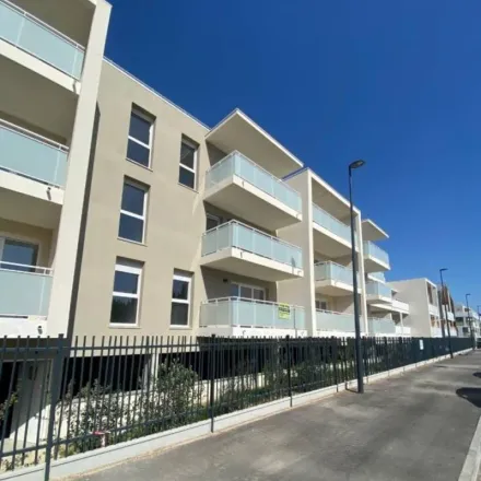 Rent this 2 bed apartment on 10 Rue Avicenne in 13200 Arles, France