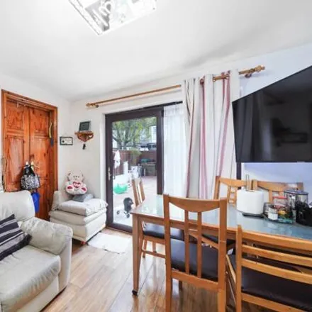 Image 4 - 261 Monega Road, London, E12 6TS, United Kingdom - Townhouse for sale