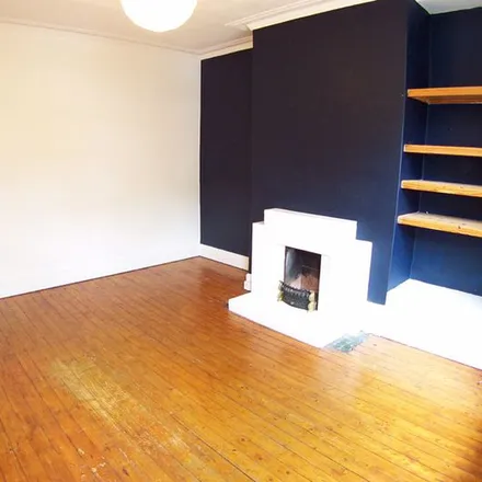 Image 3 - Bankfield Terrace, Leeds, LS4 2RD, United Kingdom - Apartment for rent