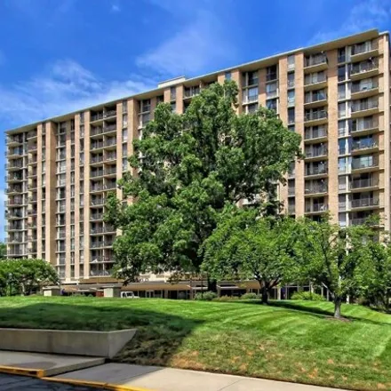 Image 9 - The Carlton Condominium, 4600 South Four Mile Run Drive, Arlington, VA 22204, USA - Condo for sale