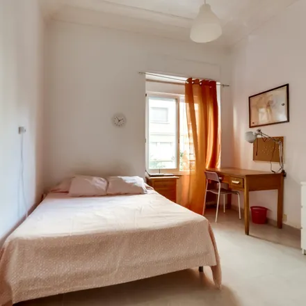 Rent this 6 bed room on Carrer del Doctor Zamenhof in 3, 46008 Valencia