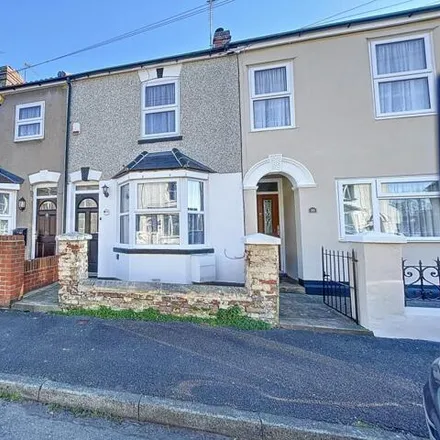 Buy this 2 bed townhouse on Waghorn Road in Snodland, ME6 5BQ