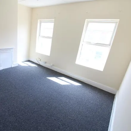 Rent this studio apartment on Shirley Road in Luton, LU1 1NZ