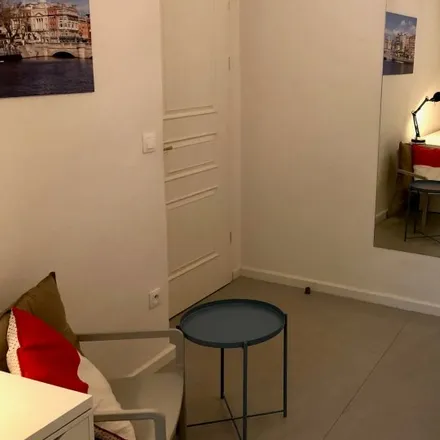 Rent this 3 bed room on Kinská - Dolní Brána in Rošických, 118 00 Prague