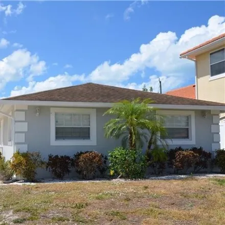 Buy this 3 bed house on 618 104th Avenue North in Collier County, FL 34108