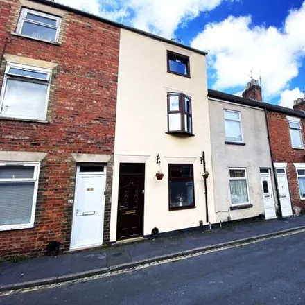 Buy this 3 bed townhouse on Oxford Street in Grantham, NG31 6HQ