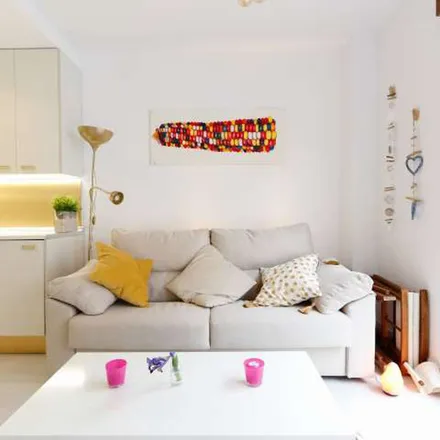 Image 2 - Calle de la Genciana, 30, 28039 Madrid, Spain - Apartment for rent