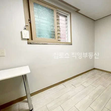 Rent this studio apartment on 서울특별시 서대문구 남가좌동 325-29