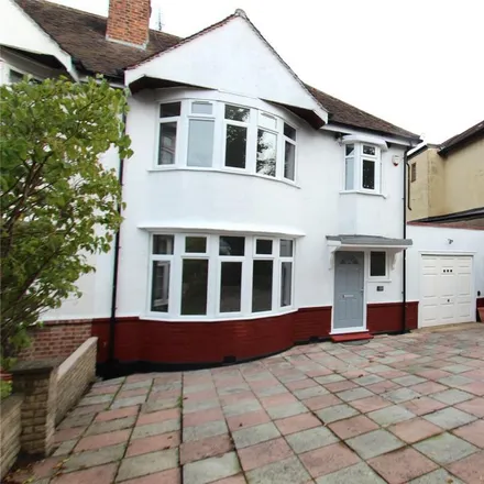 Rent this 3 bed duplex on 104 Cat Hill in London, EN4 8HX