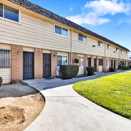 Buy this 2 bed condo on 4132 North Thesta Street in Fresno, CA 93726