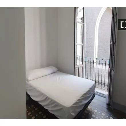 Rent this 6 bed room on Calle Darro del Boquerón in 18001 Granada, Spain