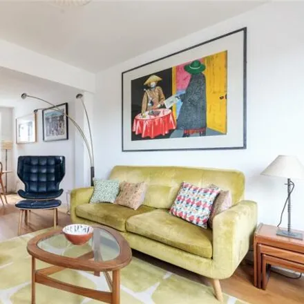 Image 6 - 170 Northcote Road, London, E17 7DH, United Kingdom - Townhouse for sale