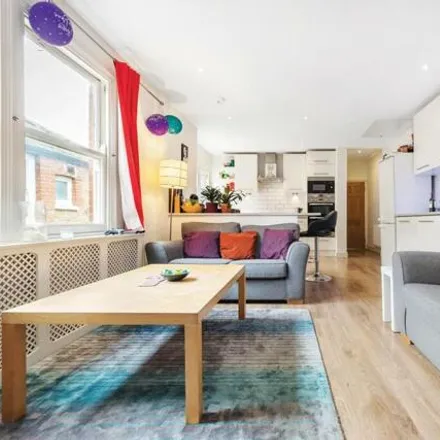 Image 2 - Trouville Road, London, SW4 8QN, United Kingdom - Apartment for rent