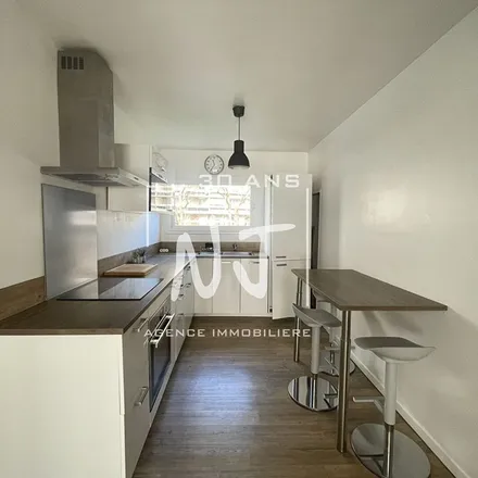 Rent this 4 bed apartment on 2 Boulevard du Roi René in 49100 Angers, France