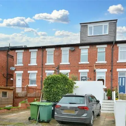Buy this 3 bed townhouse on Glanville Terrace in Rothwell, LS26 0LH