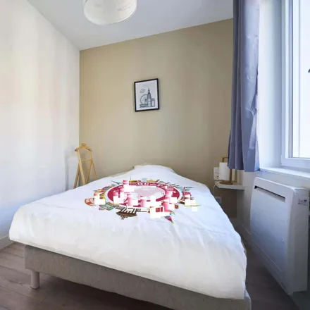 Rent this 2 bed room on 23 Rue Bouguereau in 59373 Lille, France
