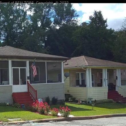 Buy this 2 bed house on 512 Paul Street in South Charleston, WV 25303