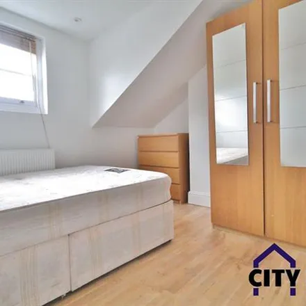 Image 7 - Mayes Road, London, N22 6TN, United Kingdom - Apartment for rent