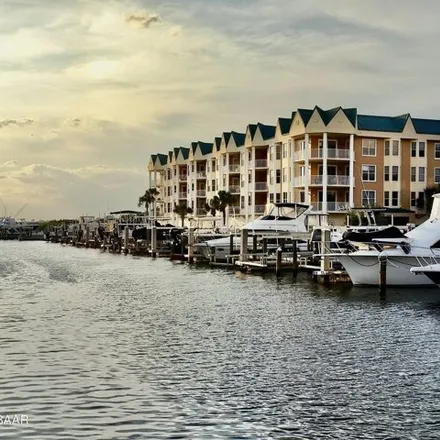 Buy this 3 bed condo on 4623 Riverwalk Village Court in Ponce Inlet, Volusia County