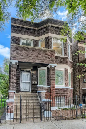 Buy this 7 bed duplex on 7115 South Champlain Avenue in Chicago, IL 60619