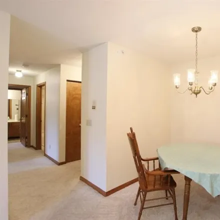 Image 7 - 1247 Wood Way Drive, West Bend, WI 53090, USA - Condo for sale