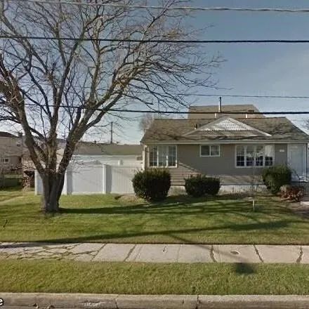 Rent this 3 bed house on 266 Hudson Avenue in Village of Freeport, NY 11520