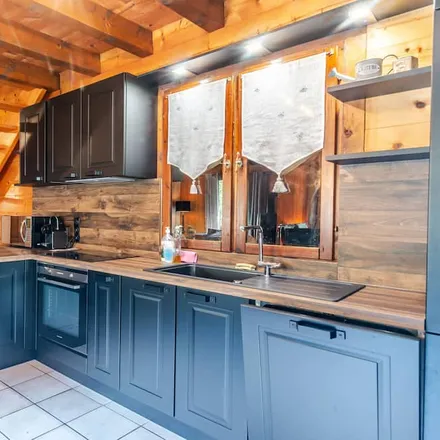 Rent this 4 bed house on 74110 Morzine