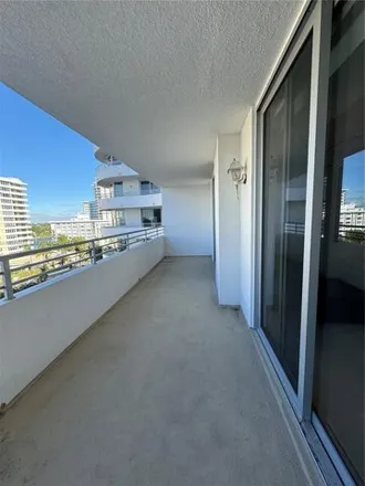 Image 9 - 5555 Collins Avenue, Miami Beach, FL 33140, USA - Condo for rent