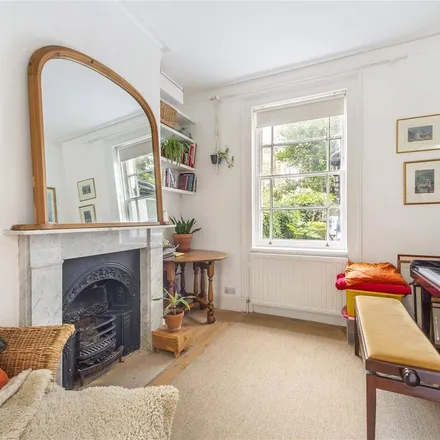 Rent this 3 bed apartment on 32 Grafton Road in London, NW5 3DU