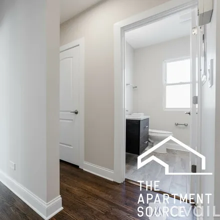 Image 8 - 1432 W Farragut Ave, Unit 2D - Apartment for rent