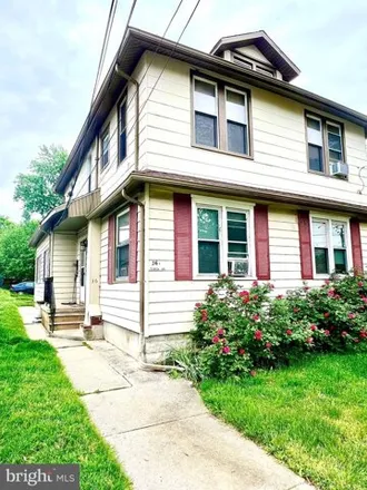Buy this studio house on 60 West Clinton Avenue in Oaklyn, Camden County