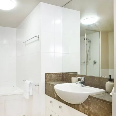 Image 2 - Broadbeach QLD 4218, Australia - Apartment for rent
